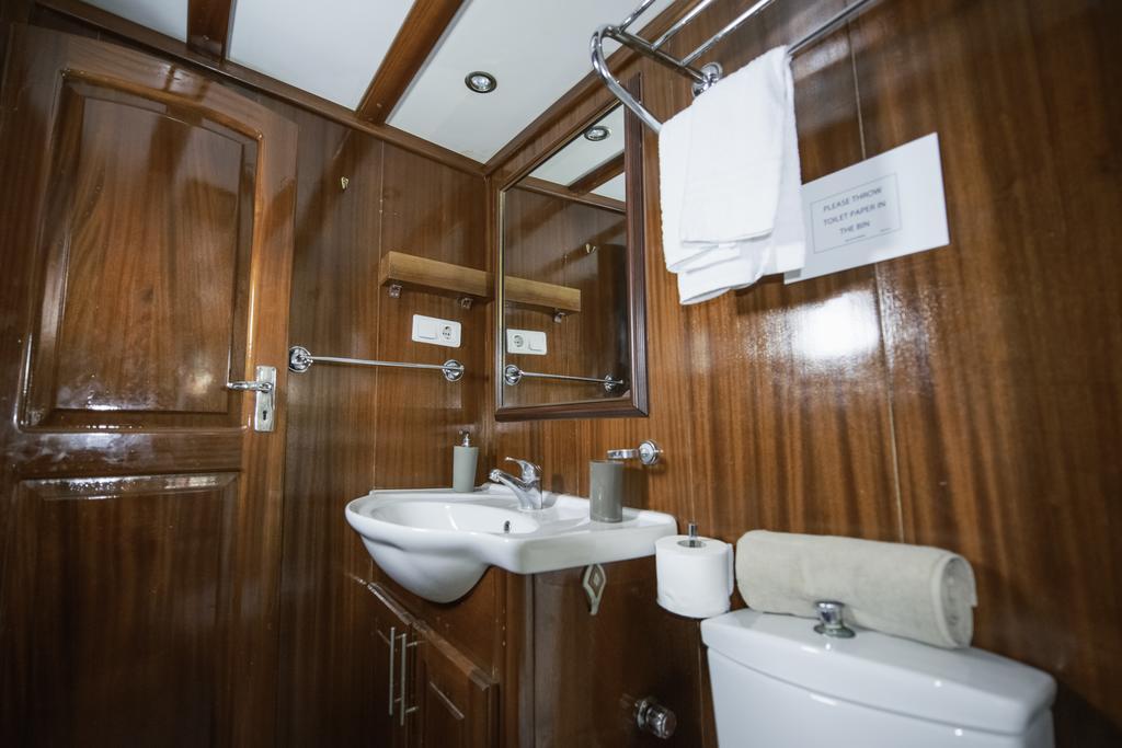 Tersane IV Vincitore 4 Hotel Di Bruno Barbieri Palermo Exteriör bild